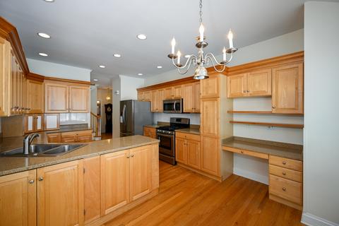 810 Pinegrove Ct, Wheaton, IL 60187 photo 8