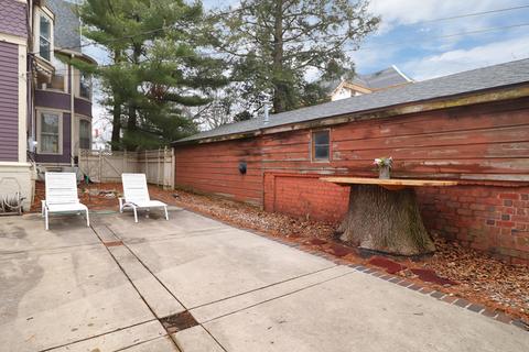 1104 E Jefferson St, Bloomington, IL 61701 photo 52