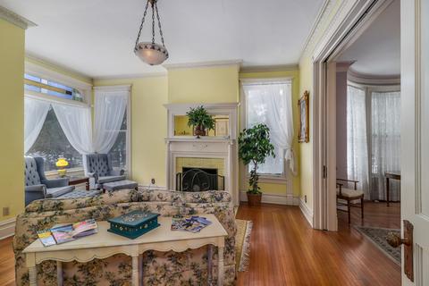 1104 E Jefferson St, Bloomington, IL 61701 photo 7