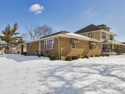 725 Bent St, Elgin, IL 60120 photo 2