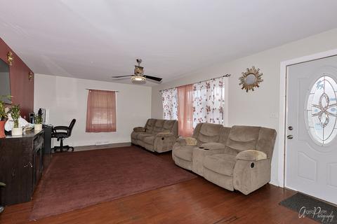 725 Bent St, Elgin, IL 60120 photo 3