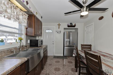 725 Bent St, Elgin, IL 60120 photo 16