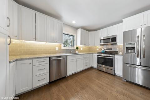 1504 Pershing Ave, Wheaton, IL 60189 photo 3