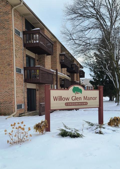 271 Northgate Pkwy #D, Wheeling, IL 60090 photo 2