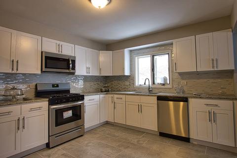 7806 W 82nd Pl, Bridgeview, IL 60455 photo 3