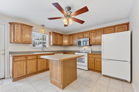 730 Cooper Ct E, Aurora, IL 60504 photo 7