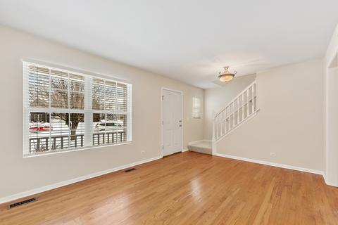 730 Cooper Ct E, Aurora, IL 60504 photo 4