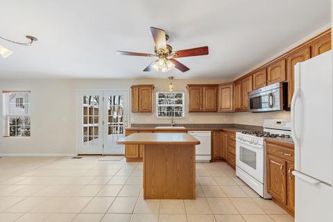 730 Cooper Ct E, Aurora, IL 60504 photo 8