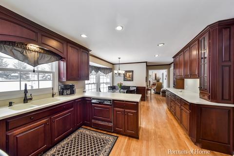 2 S471 White Birch Ln, Wheaton, IL 60189 photo 10