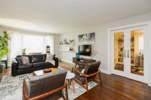 705 Ingleside Pl, Evanston, IL 60201 photo 3