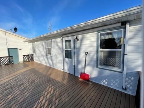 2009 Kenneth Dr, Freeport, IL 61032 photo 3