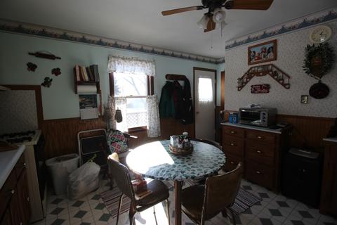 2009 Kenneth Dr, Freeport, IL 61032 photo 11