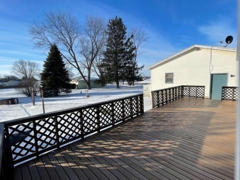 2009 Kenneth Dr, Freeport, IL 61032 photo 4