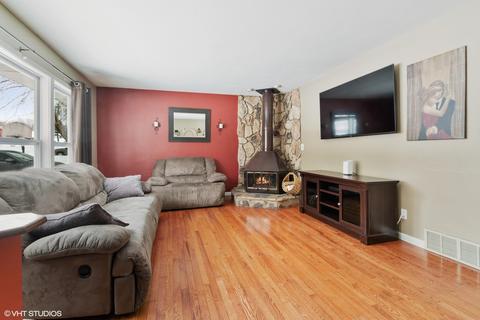 1 Woodview Ln, Algonquin, IL 60102 photo 3