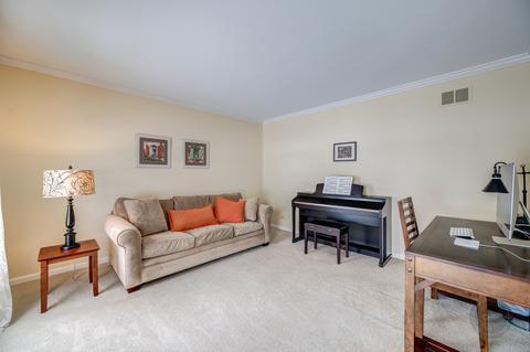 2410 Harbor Ct, Aurora, IL 60504 photo 3