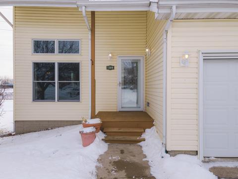 1208 Beacon Hill Ct, Normal, IL 61761 photo 2