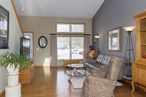 1208 Beacon Hill Ct, Normal, IL 61761 photo 5