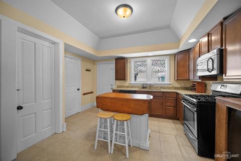 121 College St, Elgin, IL 60120 photo 6