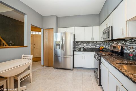 2303 Briar Ct, Hoffman Estates, IL 60169 photo 7