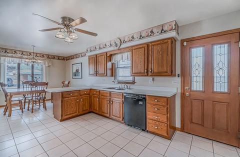 18507 Bock Rd, Lansing, IL 60438 photo 10