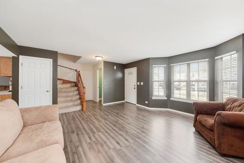 790 Stanford Ln, Carol Stream, IL 60188 photo 2