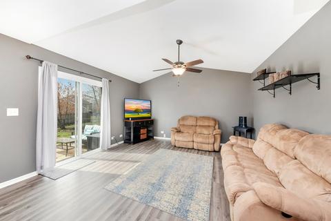 790 Stanford Ln, Carol Stream, IL 60188 photo 8