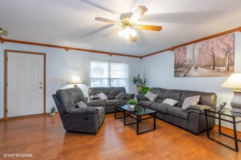 82 E Daisy Ave, Cortland, IL 60112 photo 2