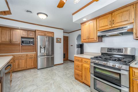 204 Illini Dr, Minooka, IL 60447 photo 9