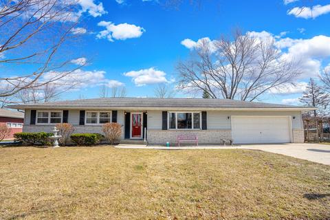 204 Illini Dr, Minooka, IL 60447 photo 1