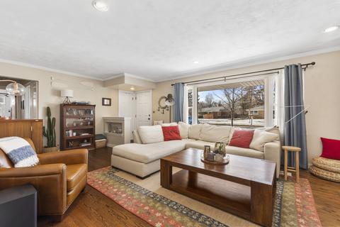 523 S Summit St, Wheaton, IL 60187 photo 4