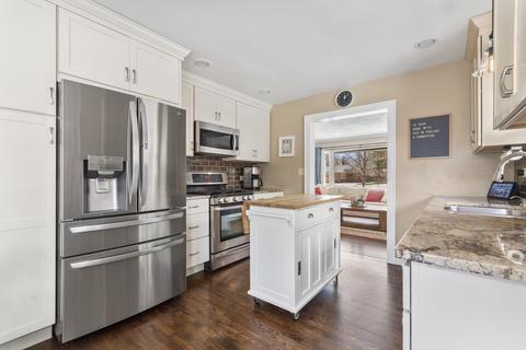 523 S Summit St, Wheaton, IL 60187 photo 5