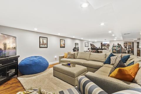 523 S Summit St, Wheaton, IL 60187 photo 14