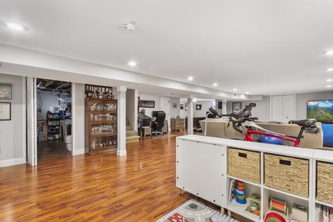523 S Summit St, Wheaton, IL 60187 photo 15