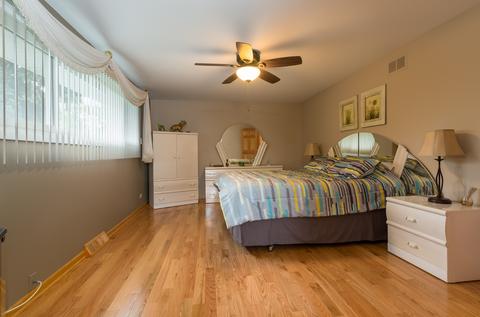953 Willson Dr, Des Plaines, IL 60016 photo 21