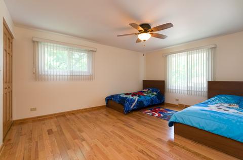 953 Willson Dr, Des Plaines, IL 60016 photo 23