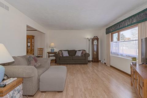 303 Raleigh Ct, Normal, IL 61761 photo 2