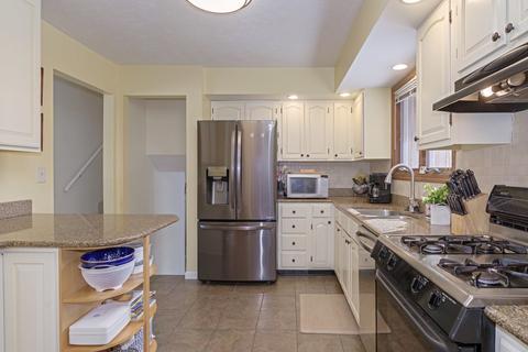 303 Raleigh Ct, Normal, IL 61761 photo 8