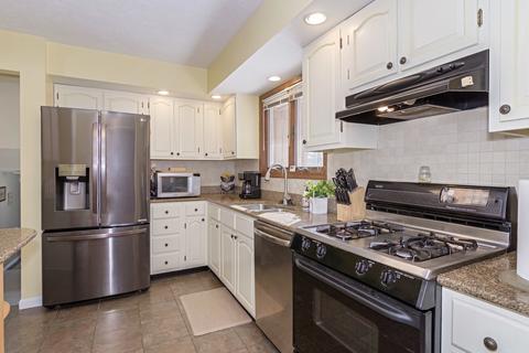 303 Raleigh Ct, Normal, IL 61761 photo 9