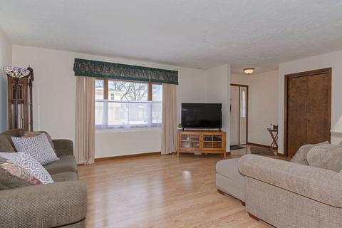 303 Raleigh Ct, Normal, IL 61761 photo 4