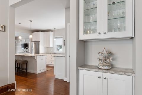 518 E 12th St, Lockport, IL 60441 photo 8