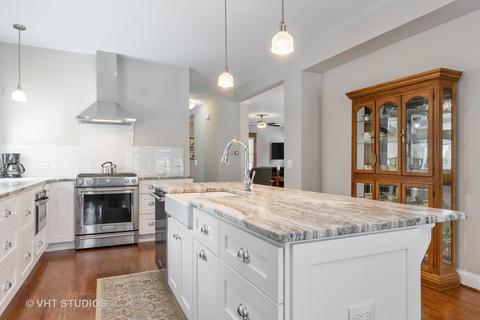 518 E 12th St, Lockport, IL 60441 photo 6