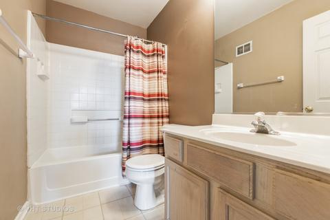 1088 Symphony Dr, Aurora, IL 60504 photo 11