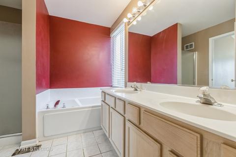 1088 Symphony Dr, Aurora, IL 60504 photo 8