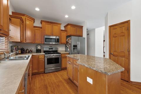 24709 Hanover Ct, Plainfield, IL 60585 photo 9