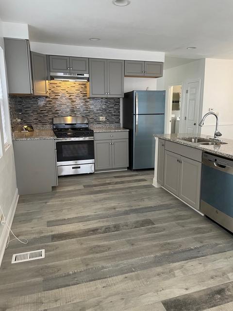 743 E 104th Pl, Chicago, IL 60628 photo 2