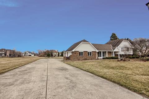 17545 S Virginia Dr, Plainfield, IL 60586 photo 2