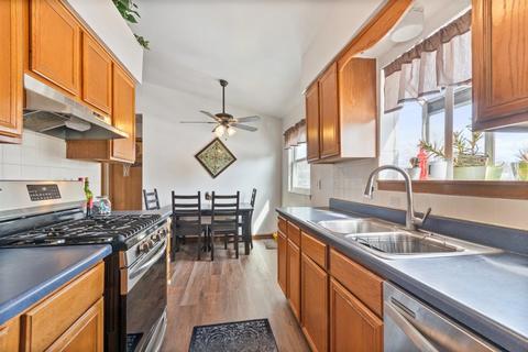 303 Persimmon Ct, Aurora, IL 60504 photo 8