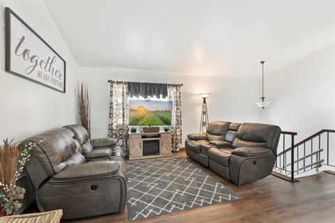 303 Persimmon Ct, Aurora, IL 60504 photo 4