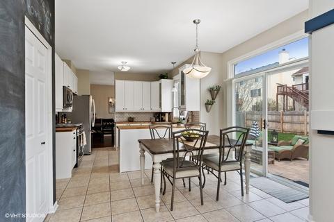 2000 Summerlin Dr, Aurora, IL 60503 photo 8