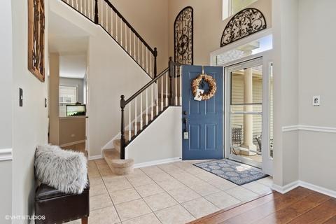 2000 Summerlin Dr, Aurora, IL 60503 photo 3